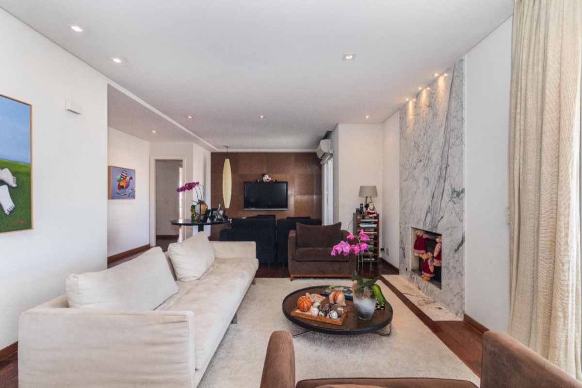 Sala de apartamento administrado pela Real Parque